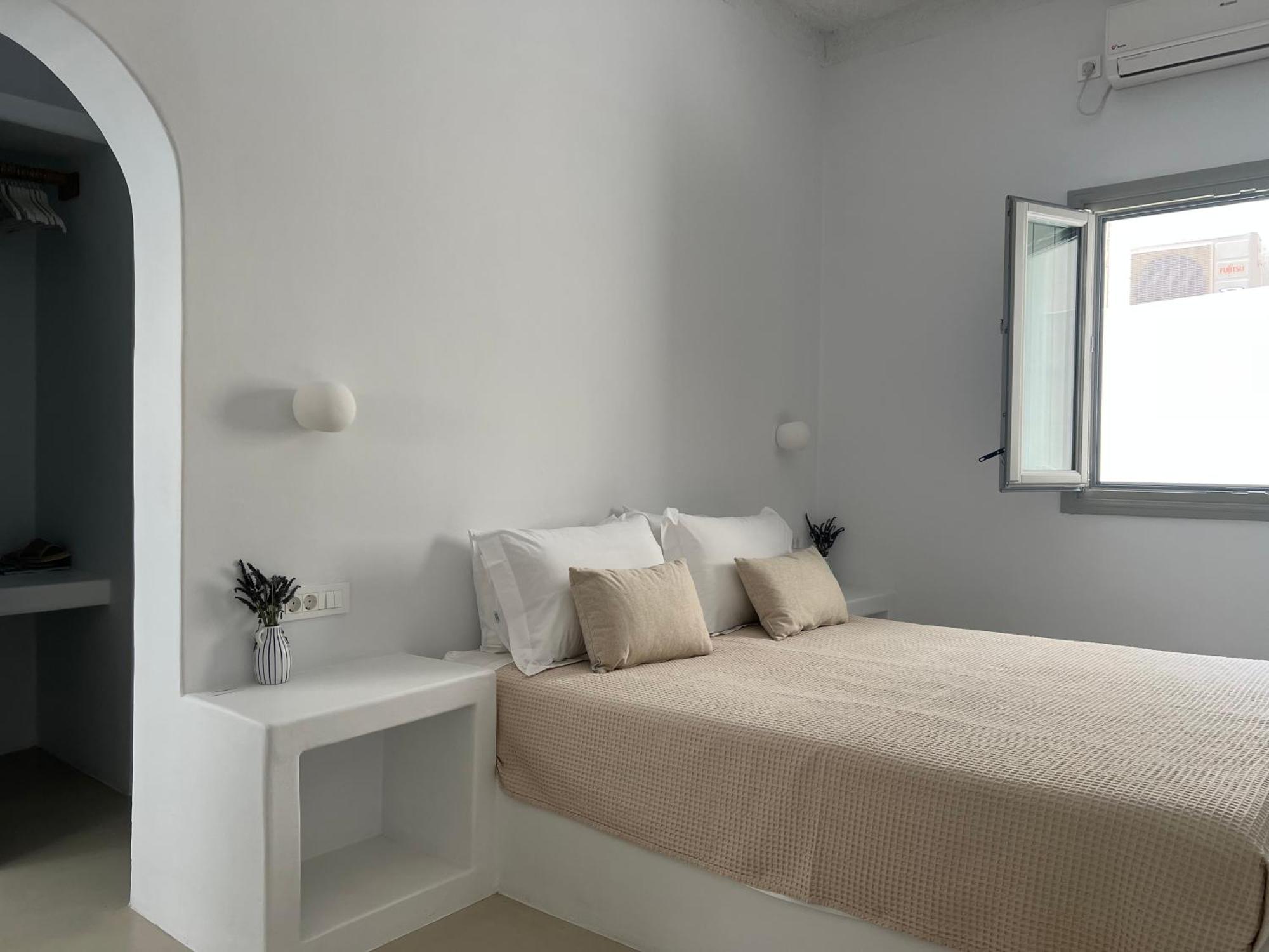 Mod Santorini Vegan Boutique Hotel Тира Экстерьер фото